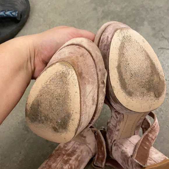 COPY - Zara velvet platform heels - Picture 6 of 10